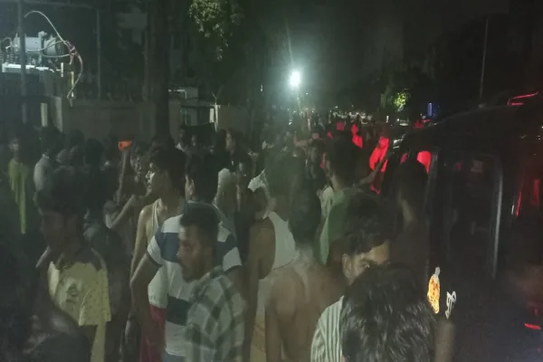 लखनऊ के चिनहट लौलाई पावर हाउस पर पथराव, घंटों बिजली कटौती के बाद भड़का लोगों का गुस्सा