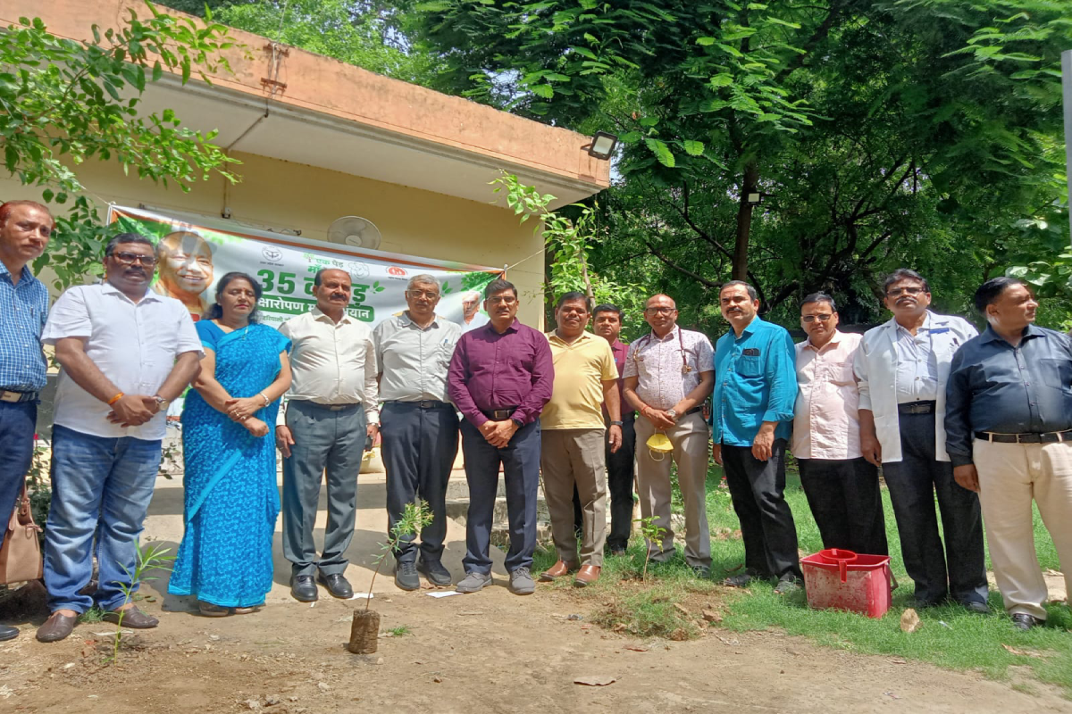 balrampur-hospital-lucknow-international-yoga-day-doctors-health-benefits.webp